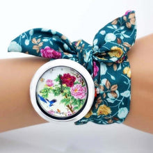 Load image into Gallery viewer, shsby new unique Ladies flower cloth wristwatch fashion women dress watch high quality fabric watch sweet girls Bracelet watch